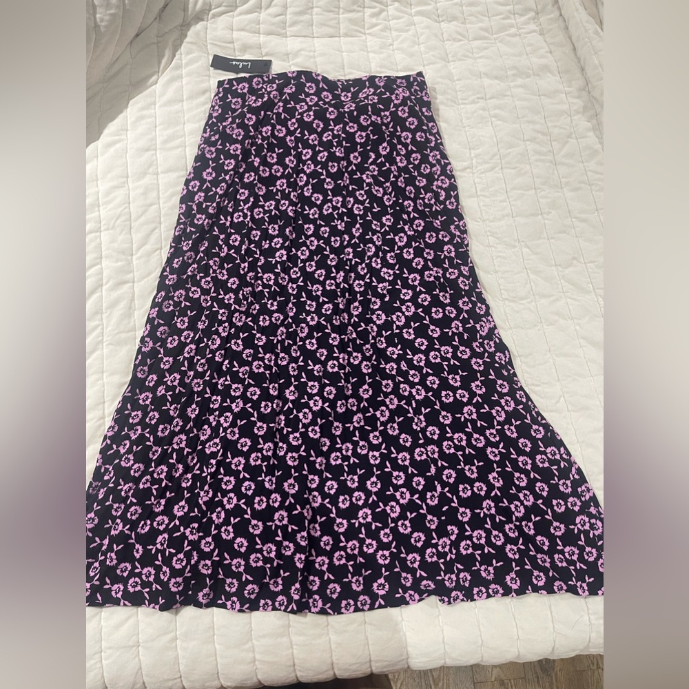 New with tags lulus small skirt